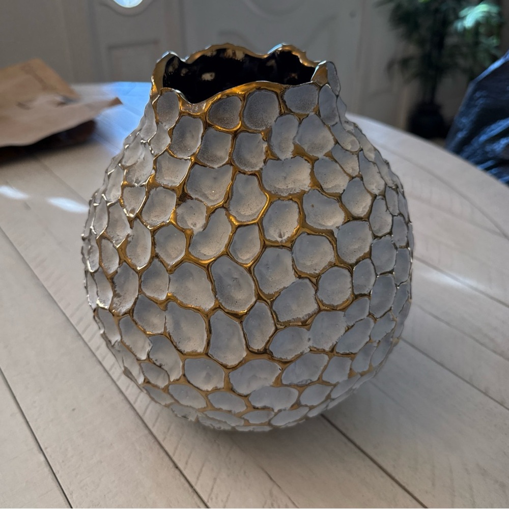 Anthropologie Honeycomb Vase - Picture 3 of 3